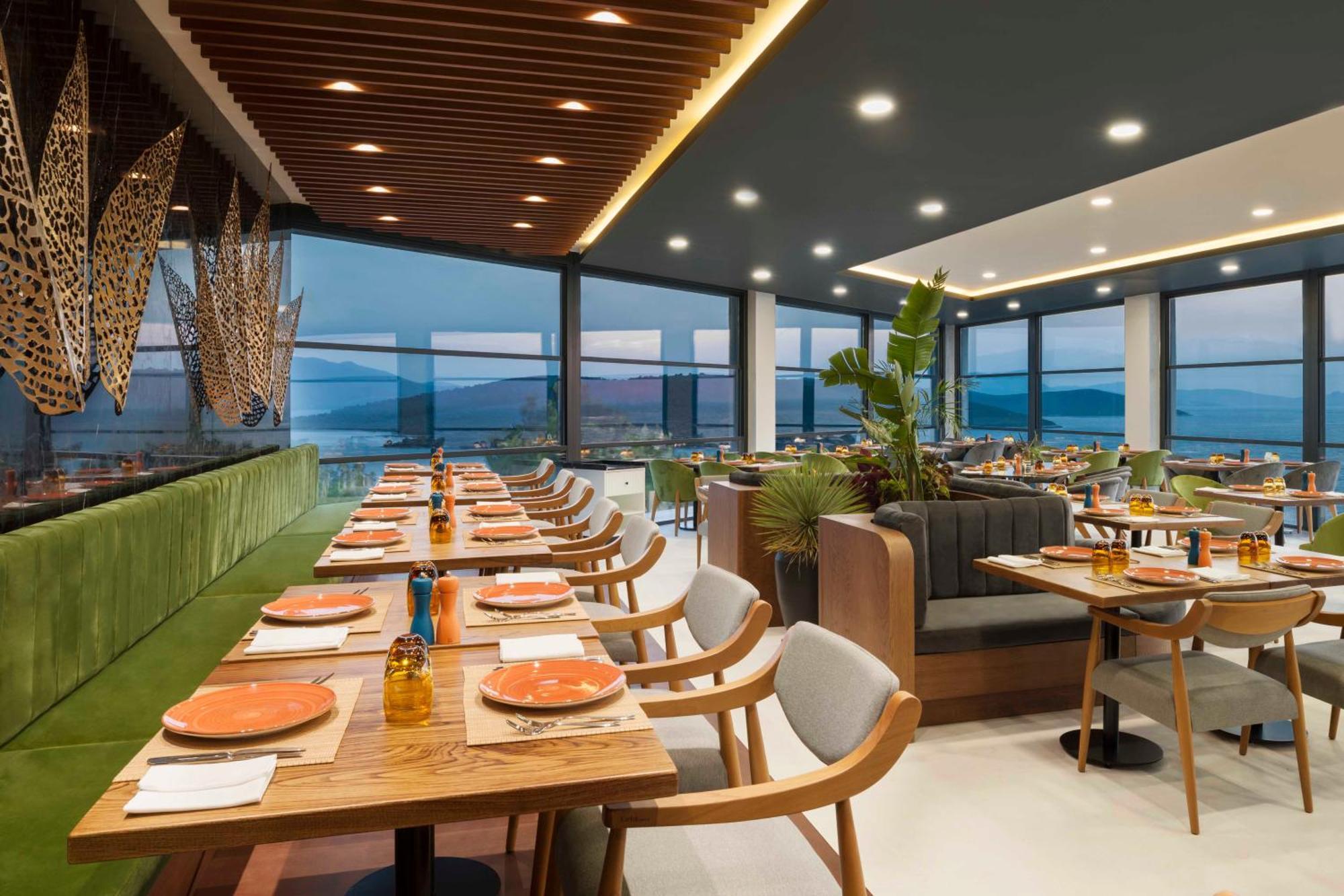 Le Meridien Bodrum Beach Resort Bogazici Bagian luar foto