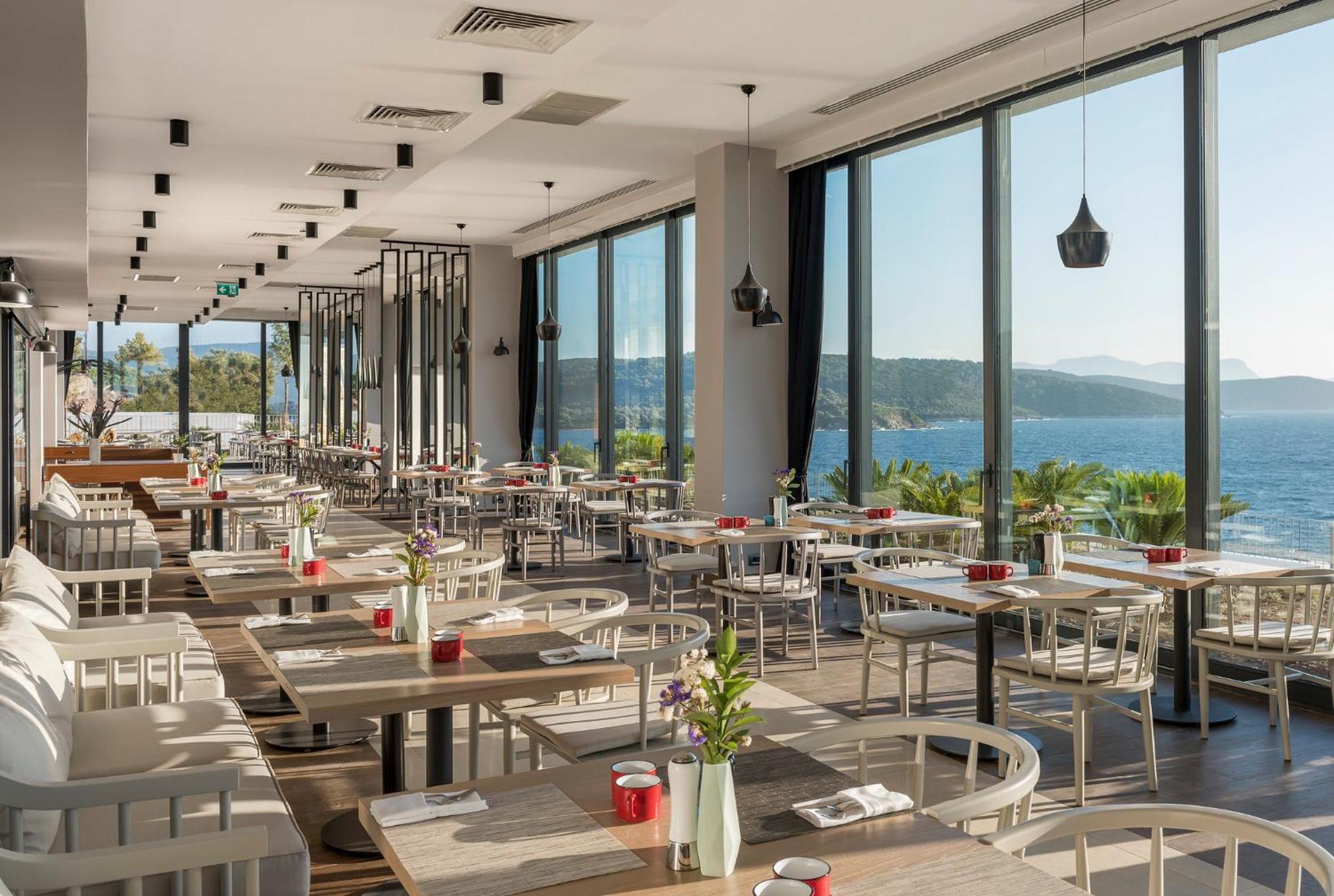 Le Meridien Bodrum Beach Resort Bogazici Bagian luar foto